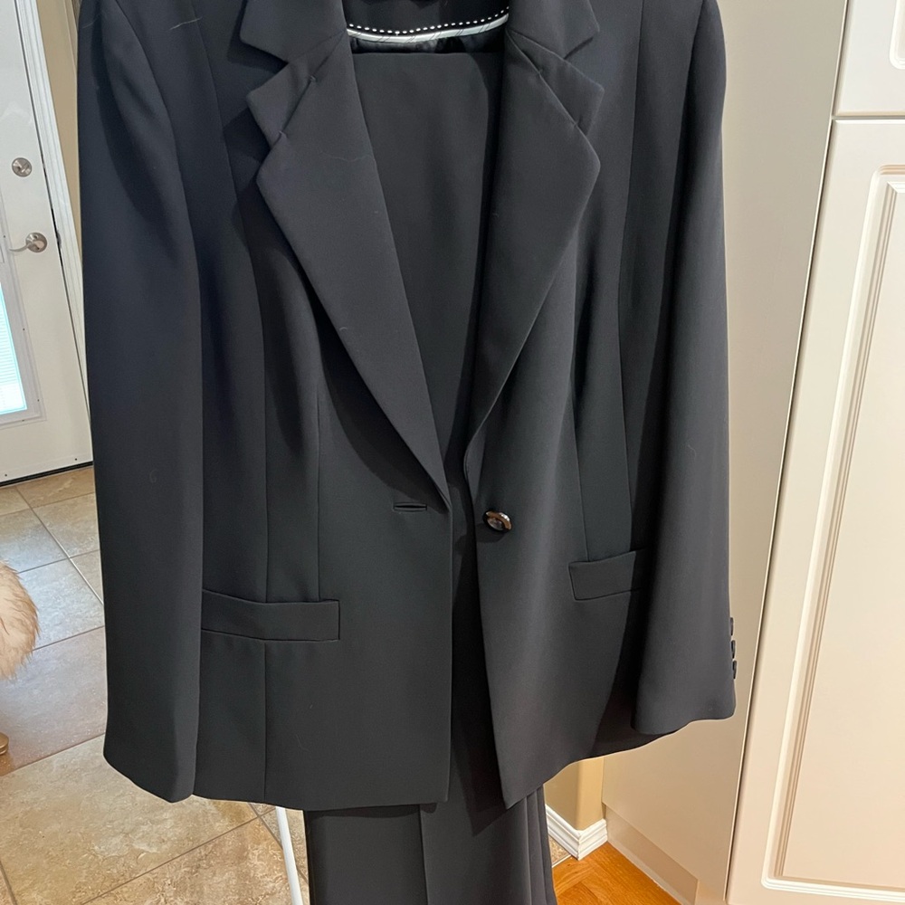 Modern Black 2 Pce Coordinates LN